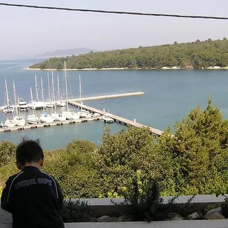 Holiday 度假居 韦利拉特